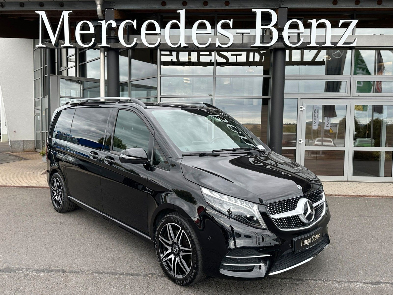 Mercedes-Benz V 250 d EDITION AMG Kompakt ILS elektr Türen - Kombi: das Bild 1 Mercedes-Benz V 250 d EDITION AMG Kompakt ILS elektr Türen - Kombi: das Bild 1