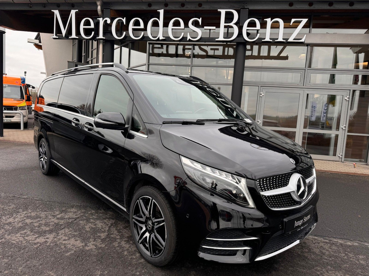 Mercedes-Benz V 300 4MATIC AVA ED AMG Extral AIRMATIC Stdh AHK - Personentransporter: das Bild 1 Mercedes-Benz V 300 4MATIC AVA ED AMG Extral AIRMATIC Stdh AHK - Personentransporter: das Bild 1