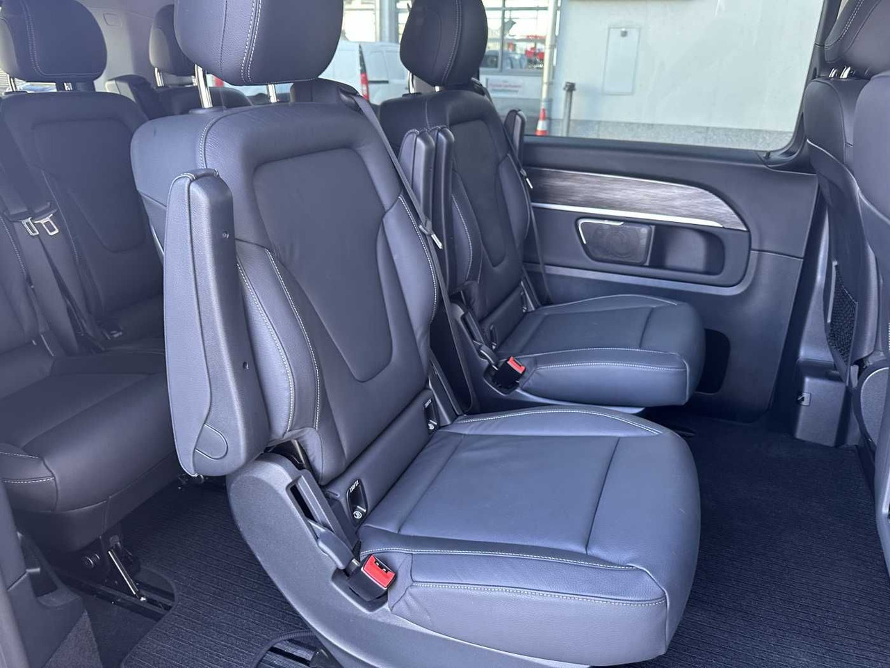 PKW Mercedes-Benz V 300 d AVA ED 4MATIC AHK2,5to Standheiz 360Kam: das Bild 10