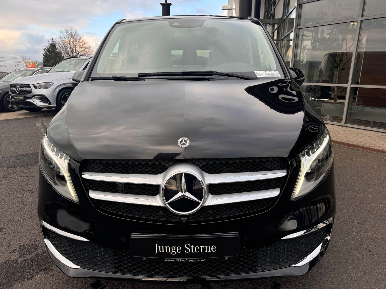 Mercedes-Benz V 300 d AVA Extralang 4MATIC AHK Stdh DISTRONIC - Kombi: das Bild 2 Mercedes-Benz V 300 d AVA Extralang 4MATIC AHK Stdh DISTRONIC - Kombi: das Bild 2
