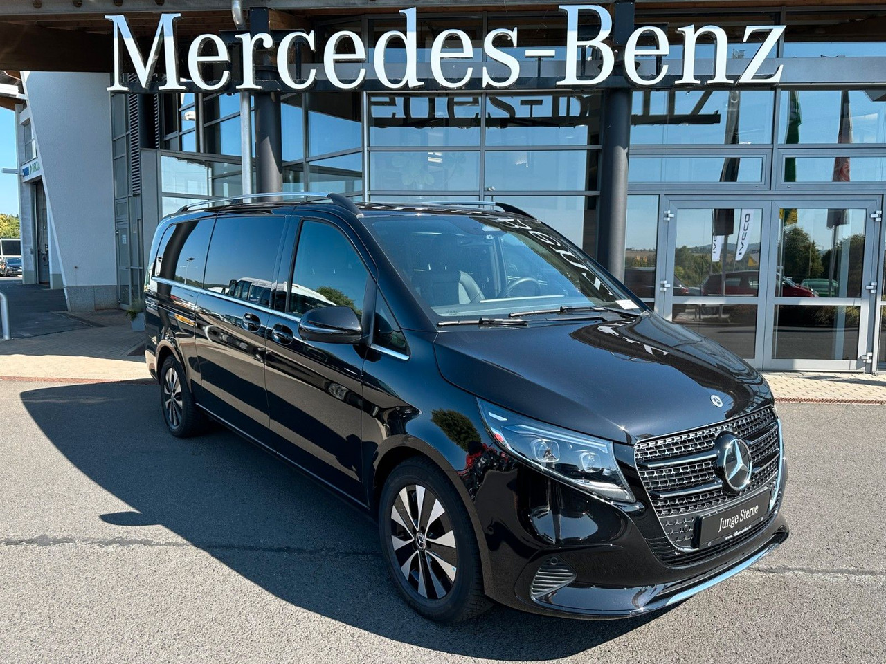 Mercedes-Benz V 300 d AVANTGARDE Extralang 360Kamera Standheiz - Kombi: das Bild 1 Mercedes-Benz V 300 d AVANTGARDE Extralang 360Kamera Standheiz - Kombi: das Bild 1