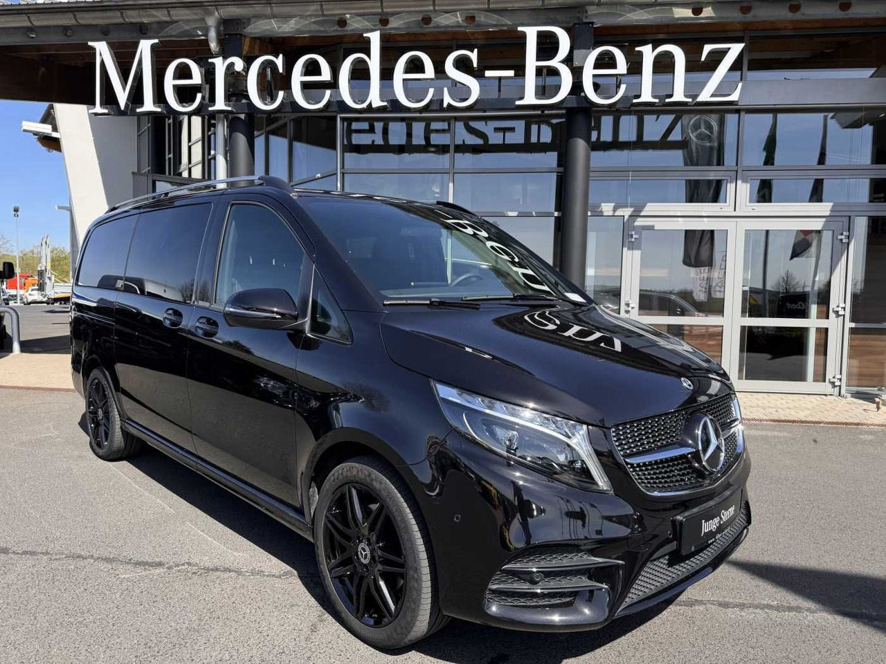 PKW Mercedes-Benz V  300 d EDITION AMG 4MATIC Tisch AHK elektr Tür: das Bild 1