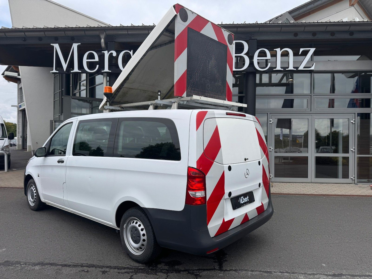Mercedes-Benz Vito 111 CDI Tourer Begleitfahrzeug BF3+ / WVZ - Kleintransporter: das Bild 1 Mercedes-Benz Vito 111 CDI Tourer Begleitfahrzeug BF3+ / WVZ - Kleintransporter: das Bild 1