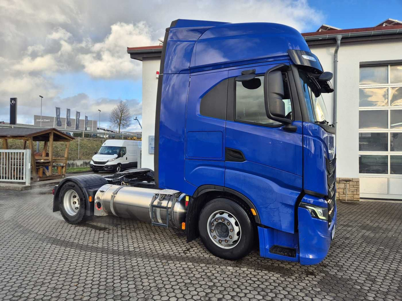 Iveco S-Way 460 NP LNG ACC Intarder Navi - Sattelzugmaschine: das Bild 5 Iveco S-Way 460 NP LNG ACC Intarder Navi - Sattelzugmaschine: das Bild 5