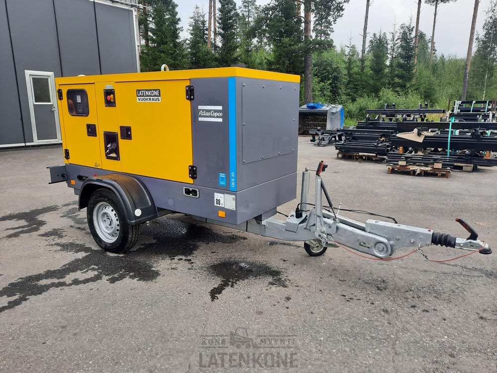 Atlas Copco QES 30 50 Hz Generaattori vetovarustuksella ID 4349 - Stromgenerator: das Bild 2 Atlas Copco QES 30 50 Hz Generaattori vetovarustuksella ID 4349 - Stromgenerator: das Bild 2