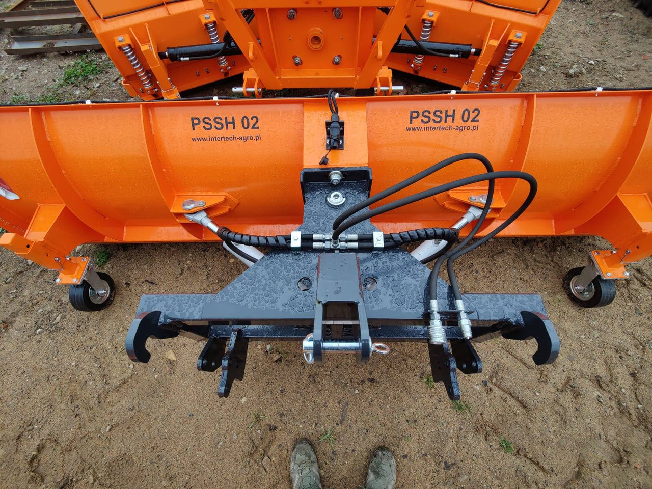 Inter-Tech Snow Plow, 2.6 m - Schneepflug für Landmaschine: das Bild 4 Inter-Tech Snow Plow, 2.6 m - Schneepflug für Landmaschine: das Bild 4