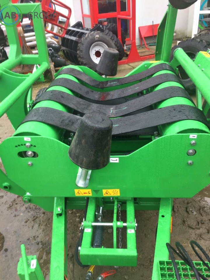 Inter-Tech self loading bale wrap GO01 - Ballenwickelgerät: das Bild 4 Inter-Tech self loading bale wrap GO01 - Ballenwickelgerät: das Bild 4