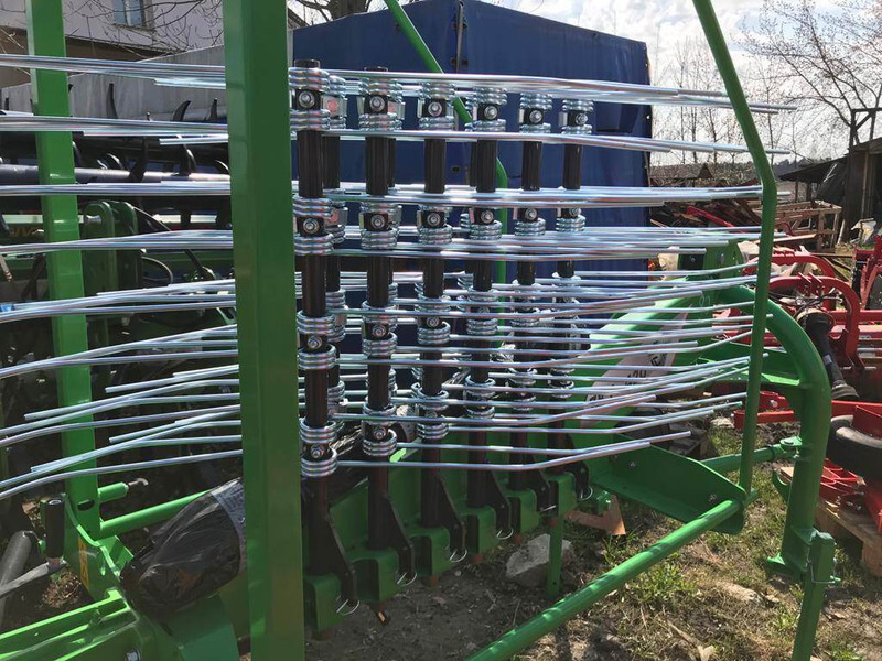 Inter-Tech zgrabiarka 4,2m - Heuwender/ Wenderechen: das Bild 2 Inter-Tech zgrabiarka 4,2m - Heuwender/ Wenderechen: das Bild 2