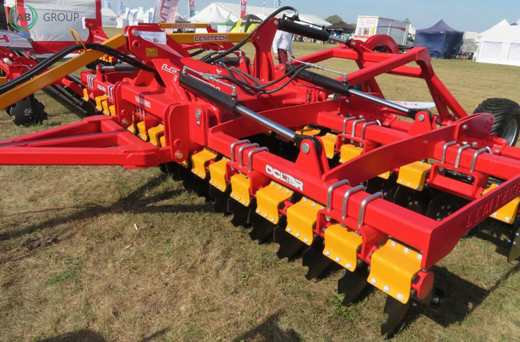 Lemtech hydraulic disc harrow with a Colter BTH45 4.5 m transport trolley - Scheibenegge: das Bild 2 Lemtech hydraulic disc harrow with a Colter BTH45 4.5 m transport trolley - Scheibenegge: das Bild 2