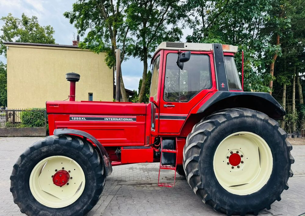 Case IH 1255 XL - Traktor: das Bild 3 Case IH 1255 XL - Traktor: das Bild 3