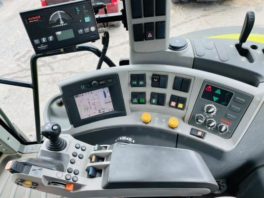 Claas AXION 840 CEBIS - Traktor: das Bild 2 Claas AXION 840 CEBIS - Traktor: das Bild 2