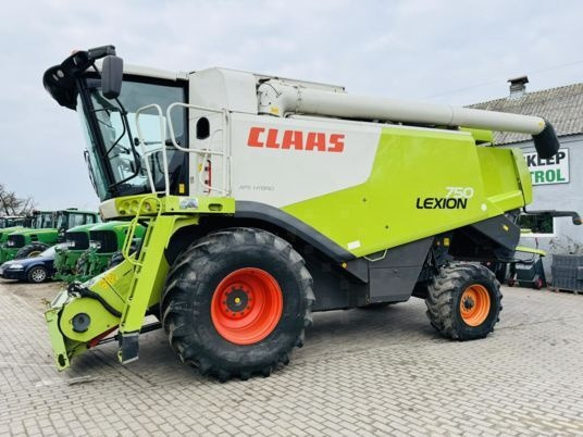 Claas Lexion 750 APS Hybrid - Mähdrescher: das Bild 2 Claas Lexion 750 APS Hybrid - Mähdrescher: das Bild 2