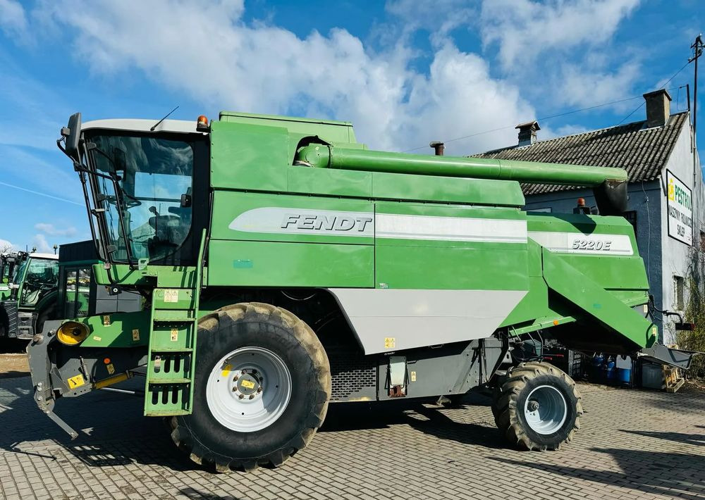 Fendt 5220E - Mähdrescher: das Bild 1 Fendt 5220E - Mähdrescher: das Bild 1