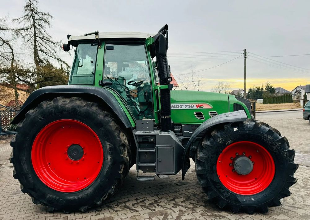 Fendt 718 Vario TMS - Traktor: das Bild 2 Fendt 718 Vario TMS - Traktor: das Bild 2