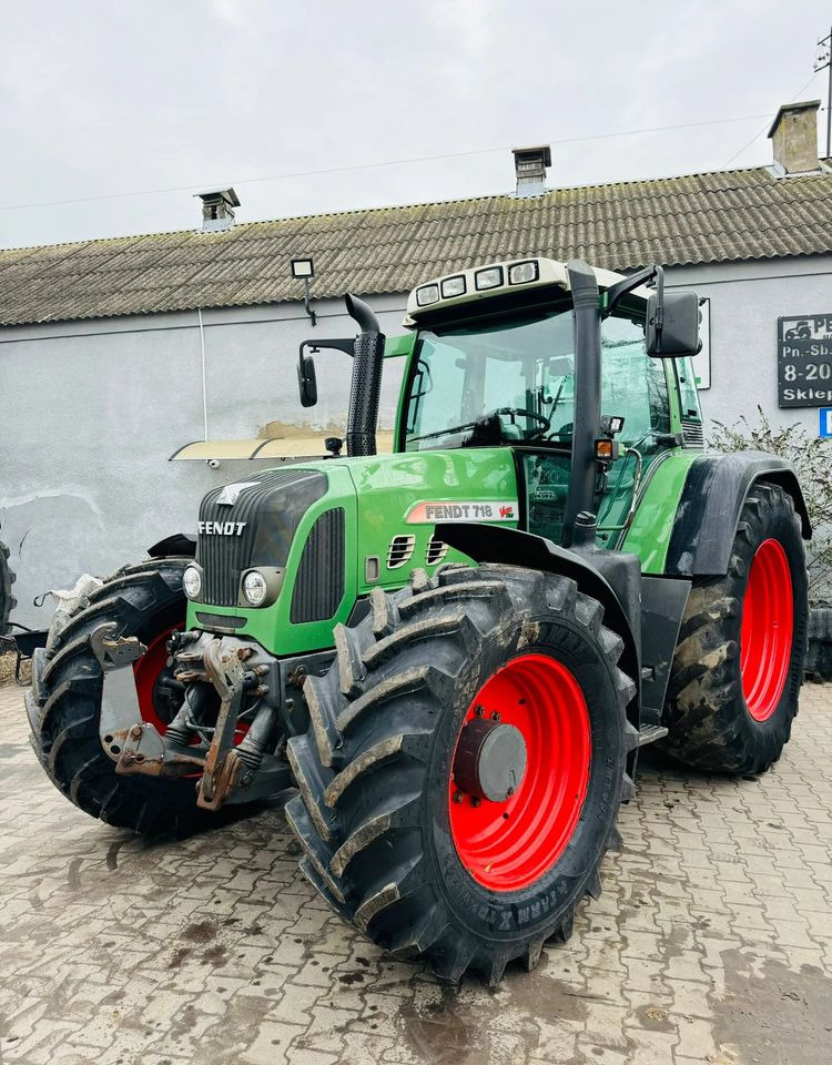 Fendt 718 Vario TMS - Traktor: das Bild 1 Fendt 718 Vario TMS - Traktor: das Bild 1