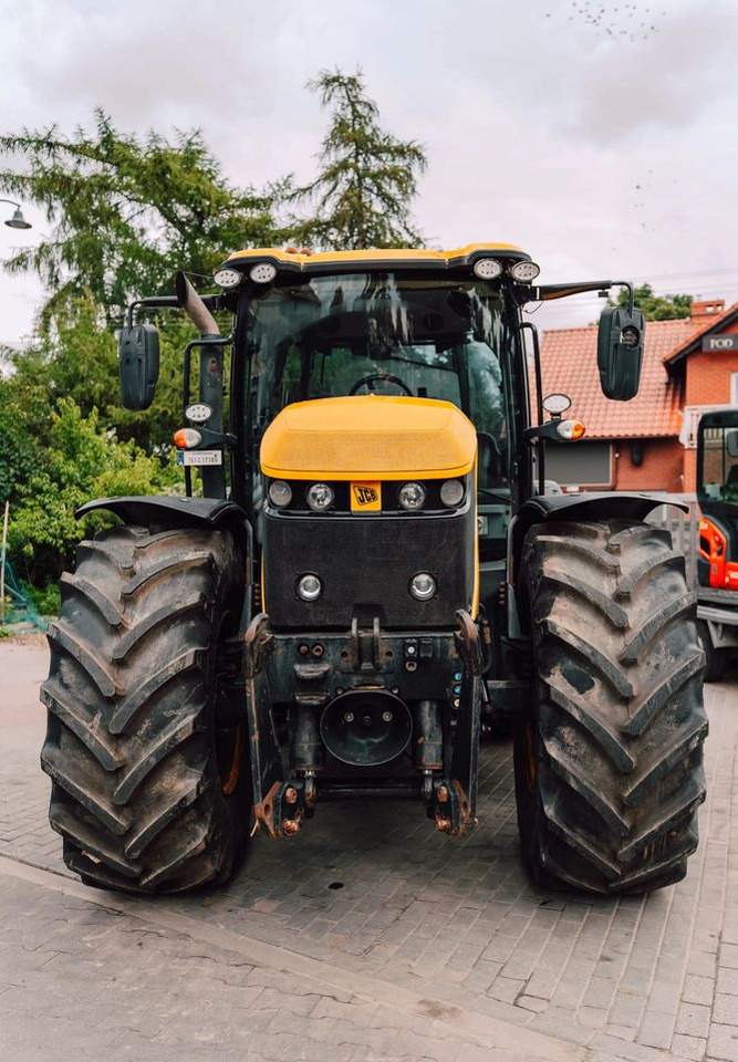 JCB Fastrac 4220 - Traktor: das Bild 5 JCB Fastrac 4220 - Traktor: das Bild 5