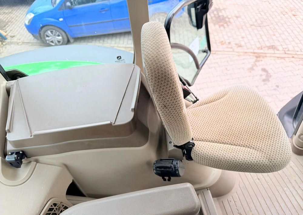 Traktor John Deere 6195 R: das Bild 13