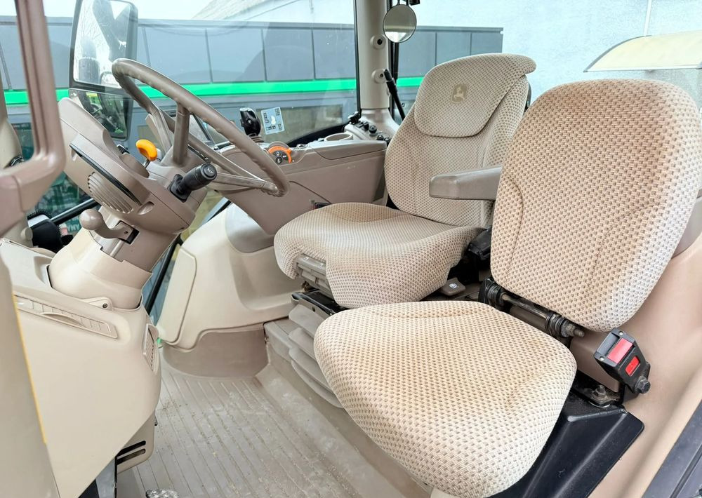 Traktor John Deere 6195 R: das Bild 14