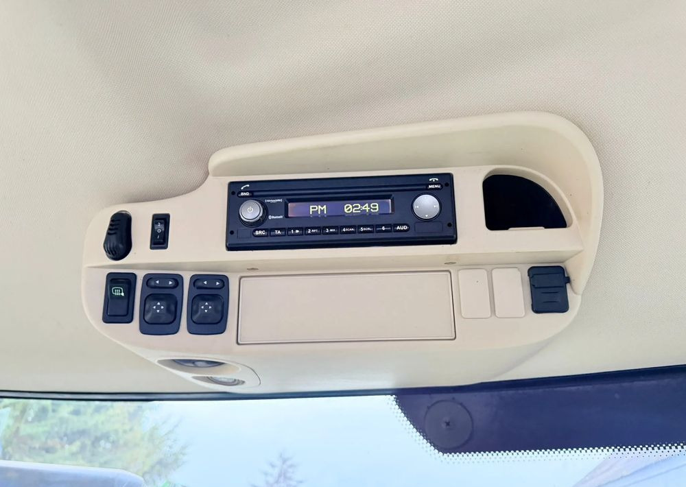 Traktor John Deere 6195 R: das Bild 11