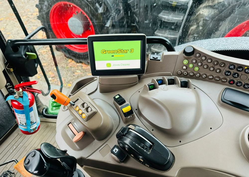 John Deere 6210R - Traktor: das Bild 4 John Deere 6210R - Traktor: das Bild 4