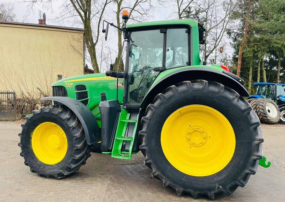 John Deere 7430 - Traktor: das Bild 4 John Deere 7430 - Traktor: das Bild 4