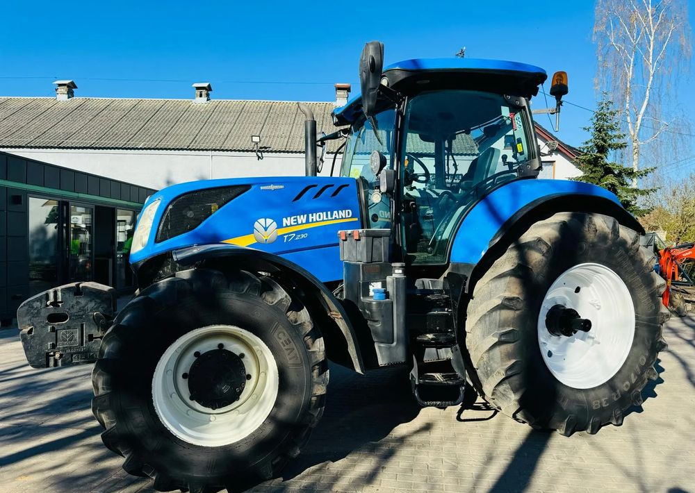 New Holland T7.230 - Traktor: das Bild 3 New Holland T7.230 - Traktor: das Bild 3