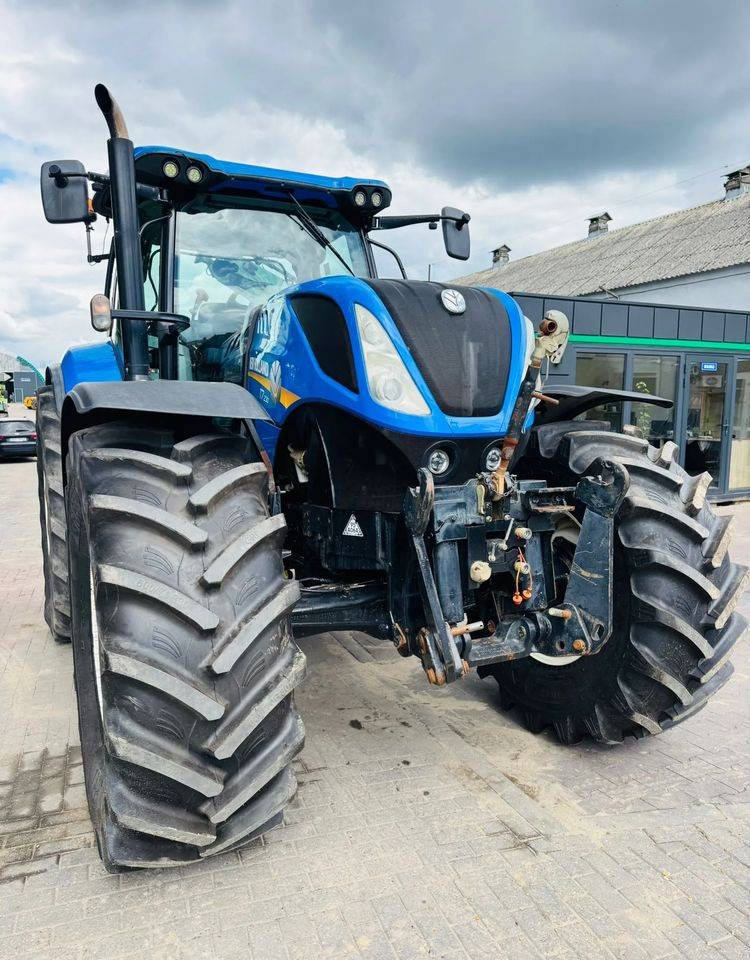 New Holland T7.230 - Traktor: das Bild 2 New Holland T7.230 - Traktor: das Bild 2