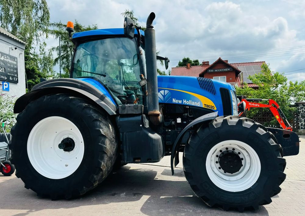 New Holland T8020 - Traktor: das Bild 2 New Holland T8020 - Traktor: das Bild 2