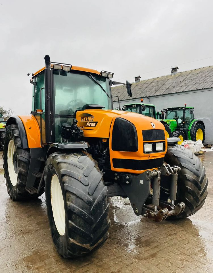 Renault Ares 826 RZ - Traktor: das Bild 1 Renault Ares 826 RZ - Traktor: das Bild 1