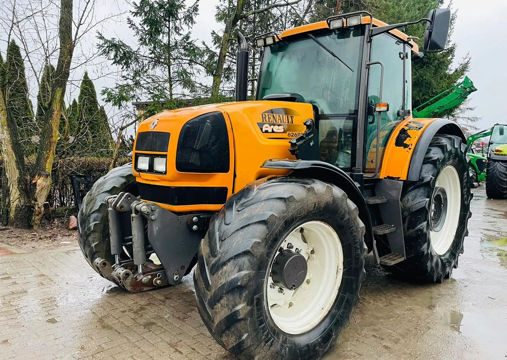 Renault Ares 826 RZ - Traktor: das Bild 2 Renault Ares 826 RZ - Traktor: das Bild 2