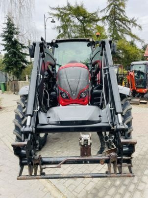 Valtra N104 - Traktor: das Bild 5 Valtra N104 - Traktor: das Bild 5