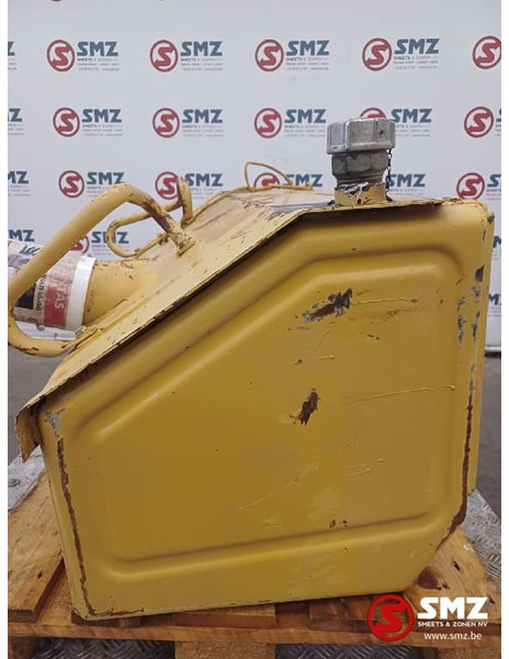 Caterpillar Occ brandstoftank D6M Caterpillar - Kraftstofftank: das Bild 3 Caterpillar Occ brandstoftank D6M Caterpillar - Kraftstofftank: das Bild 3