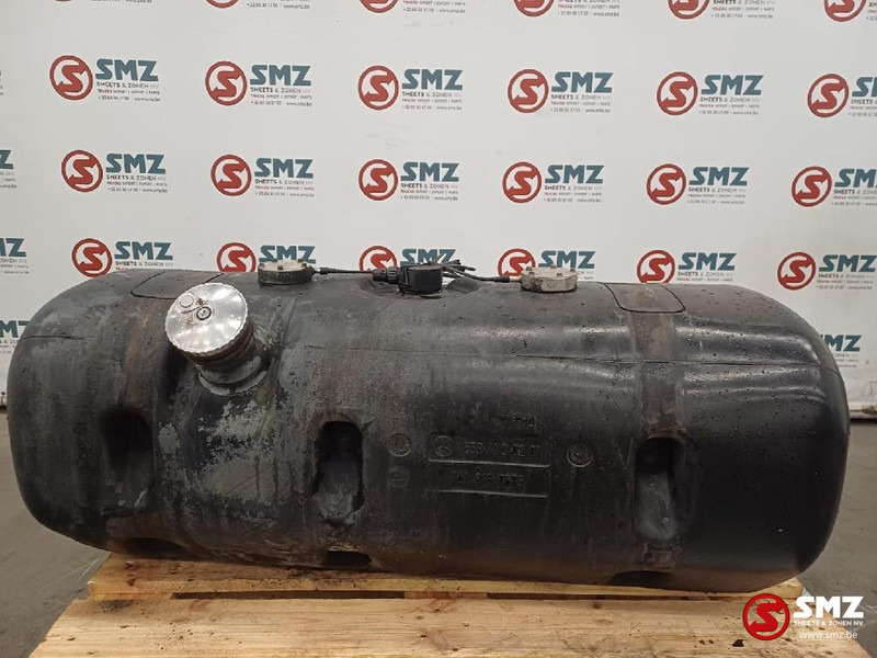 Mercedes-Benz Occ brandstoftank 220L Mercedes - Kraftstofftank für LKW: das Bild 1 Mercedes-Benz Occ brandstoftank 220L Mercedes - Kraftstofftank für LKW: das Bild 1