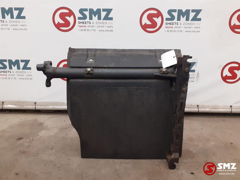 Mercedes-Benz Occ spatbord met steun side skirt links achter - Karosserie und Außen für LKW: das Bild 1 Mercedes-Benz Occ spatbord met steun side skirt links achter - Karosserie und Außen für LKW: das Bild 1
