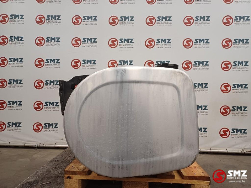 Renault Occ brandstoftank met steunen 415L Renault - Kraftstofftank für LKW: das Bild 4 Renault Occ brandstoftank met steunen 415L Renault - Kraftstofftank für LKW: das Bild 4