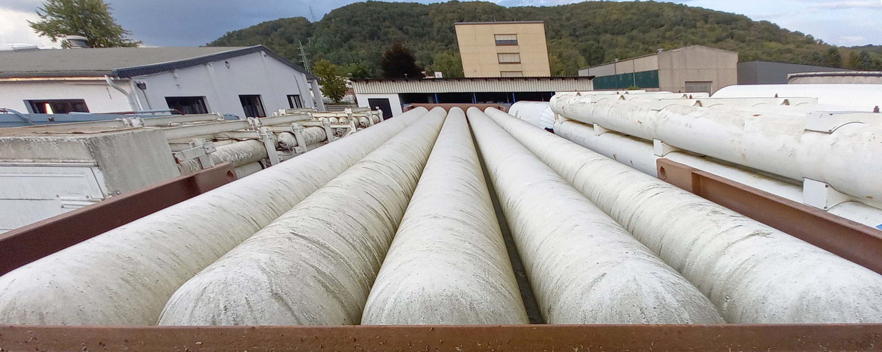 FRUEHAUF Gas tank tube semi-trailer used for compressed helium, hydrogen, Wasserstoff - Tankauflieger: das Bild 5 FRUEHAUF Gas tank tube semi-trailer used for compressed helium, hydrogen, Wasserstoff - Tankauflieger: das Bild 5