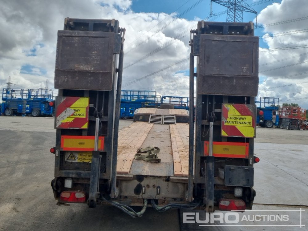 2008 Kassbohrer Tri Axle Step Frame Low Loader Trailer, Outriggers, Hydraulic Flip Toe Ramps. - Tieflader Auflieger: das Bild 4 2008 Kassbohrer Tri Axle Step Frame Low Loader Trailer, Outriggers, Hydraulic Flip Toe Ramps. - Tieflader Auflieger: das Bild 4