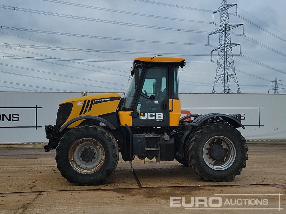 2011 JCB Fastrac 3230 - Traktor: das Bild 2 2011 JCB Fastrac 3230 - Traktor: das Bild 2
