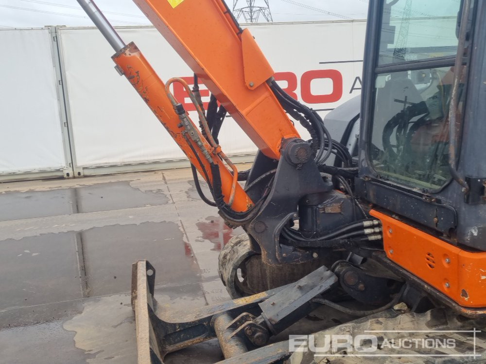 Minibagger 2013 Hitachi ZX60USB-3 CLR: das Bild 17