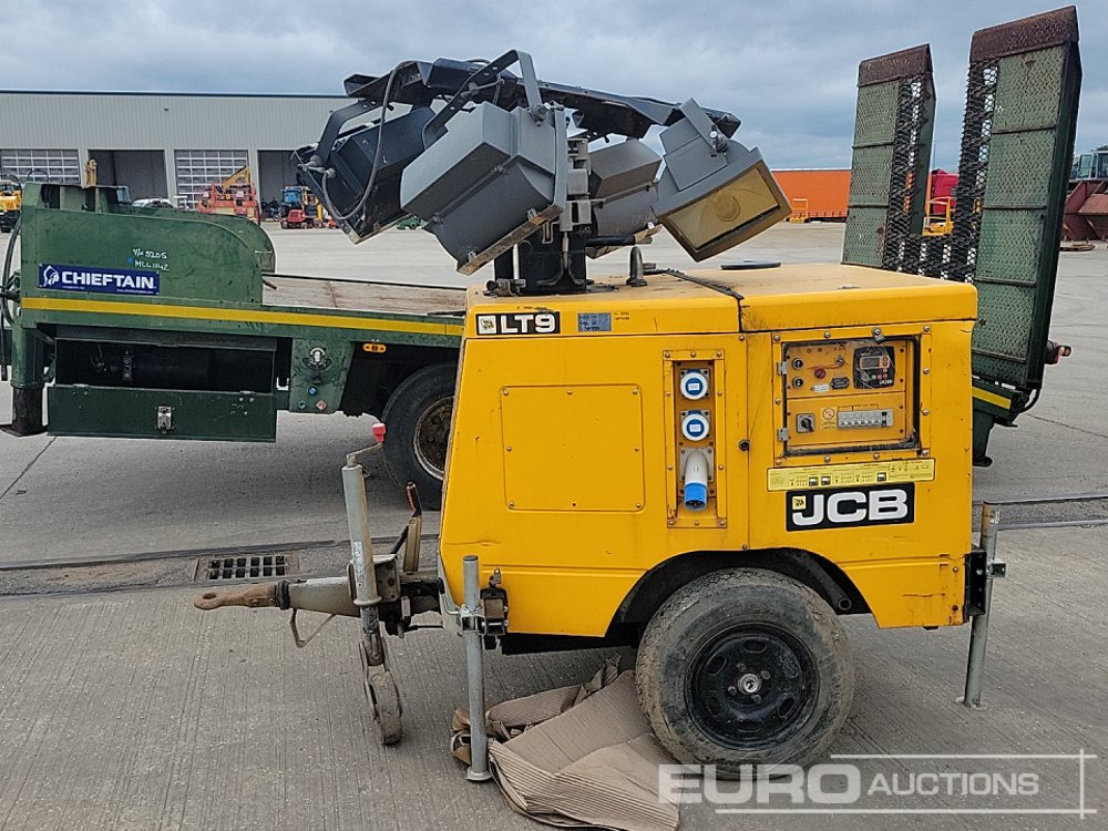 2014 JCB LT9 - Lichtmasten: das Bild 2 2014 JCB LT9 - Lichtmasten: das Bild 2