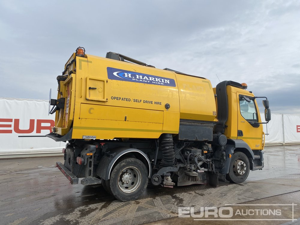 2015 DAF LF 220 - Kehrmaschine: das Bild 5 2015 DAF LF 220 - Kehrmaschine: das Bild 5