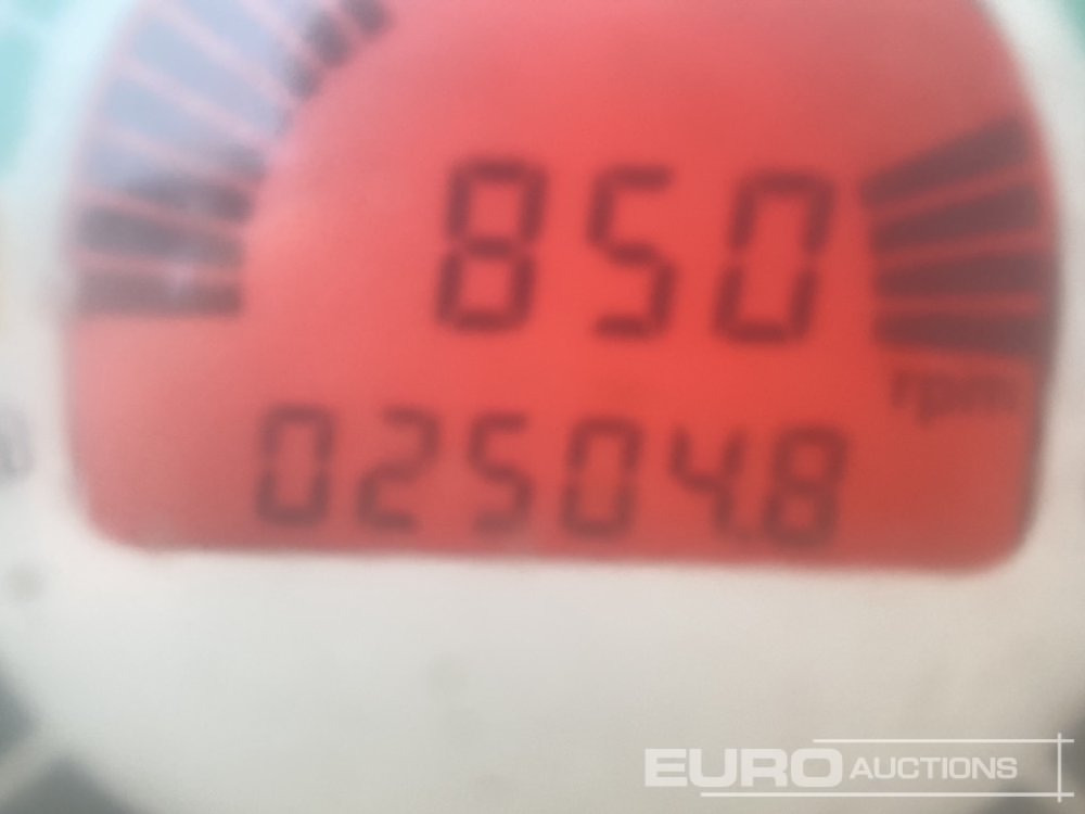 Mini-Kipper 2015 JCB 6TST: das Bild 45 Mini-Kipper 2015 JCB 6TST: das Bild 45