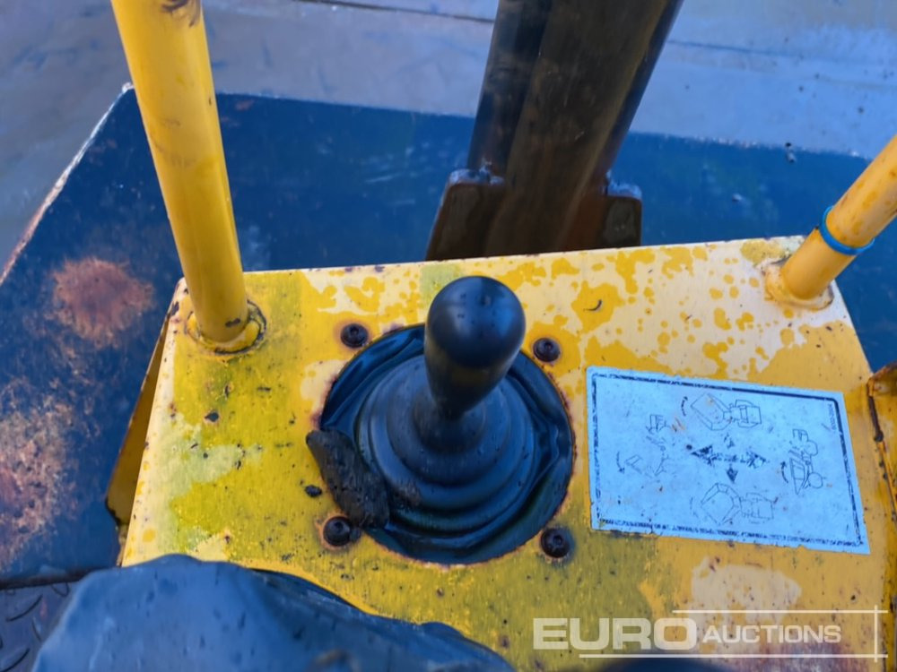 Mini-Kipper 2015 JCB 6TST: das Bild 25 Mini-Kipper 2015 JCB 6TST: das Bild 25