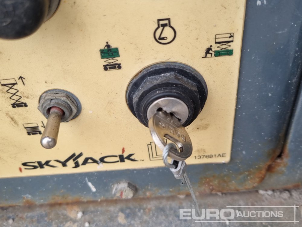 Arbeitsbühne 2015 SkyJack SJ6826RT: das Bild 30