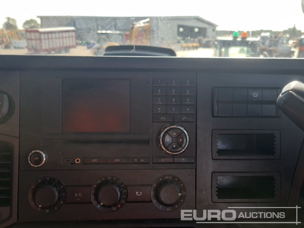 Pritsche LKW Für die Beförderung von schwere Technik 2017 Mercedes Arocs 3240: das Bild 41