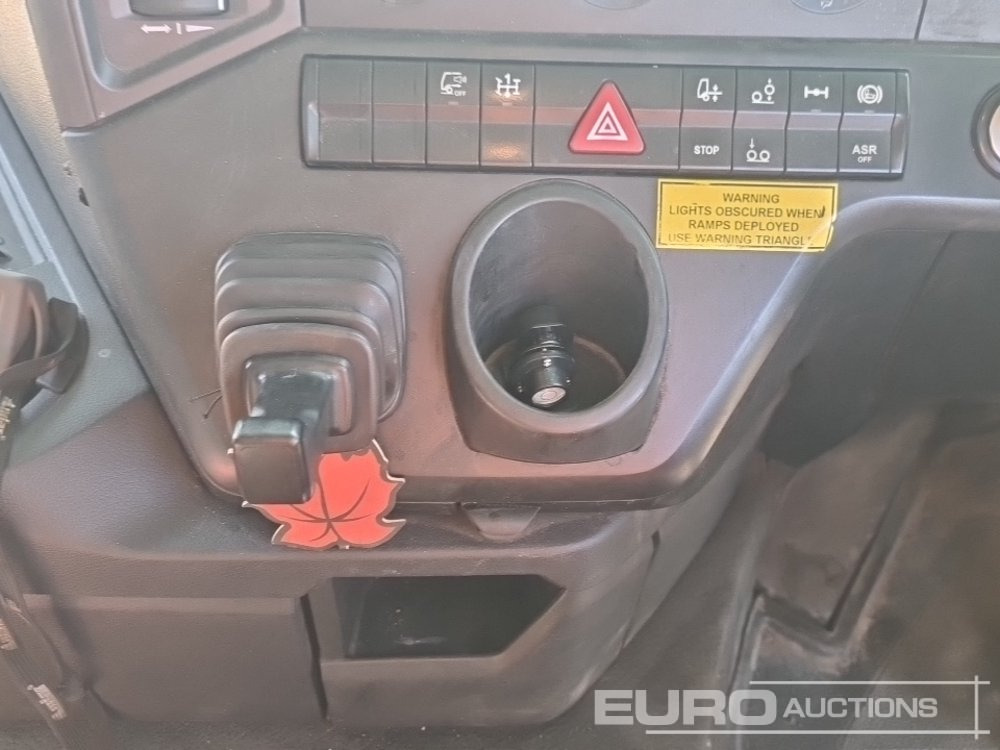 Pritsche LKW Für die Beförderung von schwere Technik 2017 Mercedes Arocs 3240: das Bild 42
