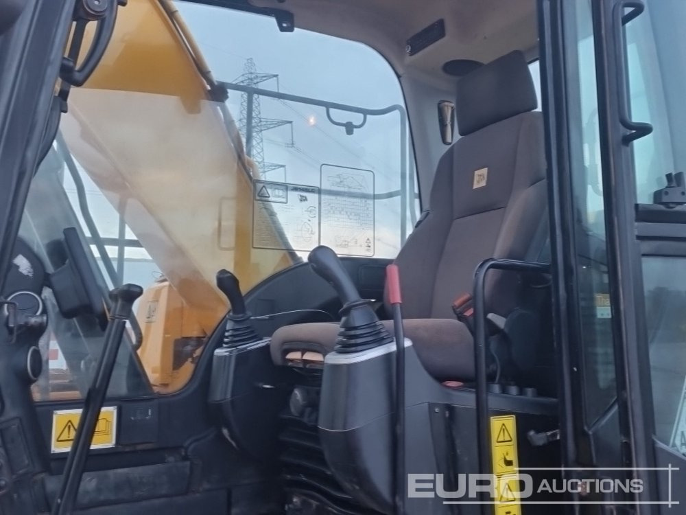 Kettenbagger 2018 JCB JS145LC: das Bild 37