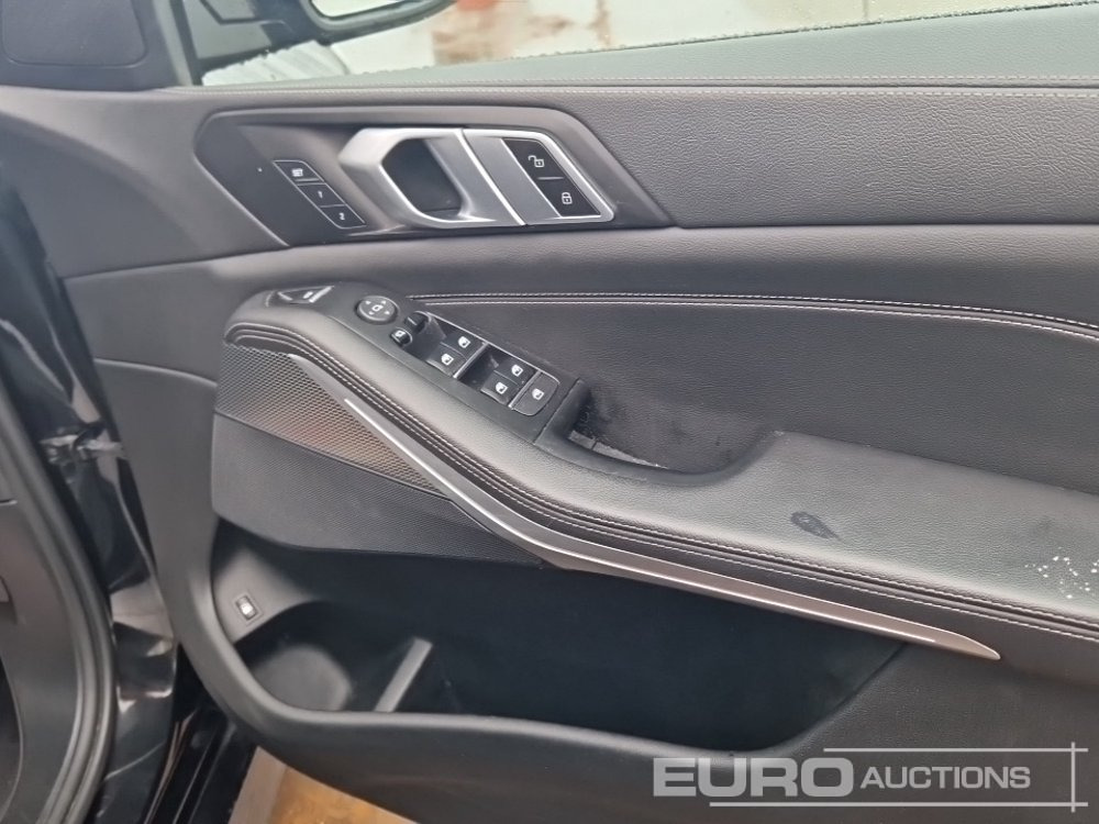SUV/ Geländewagen 2022 BMW X5 45E M-Sport: das Bild 27