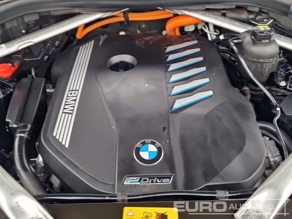 SUV/ Geländewagen 2022 BMW X5 45E M-Sport: das Bild 44
