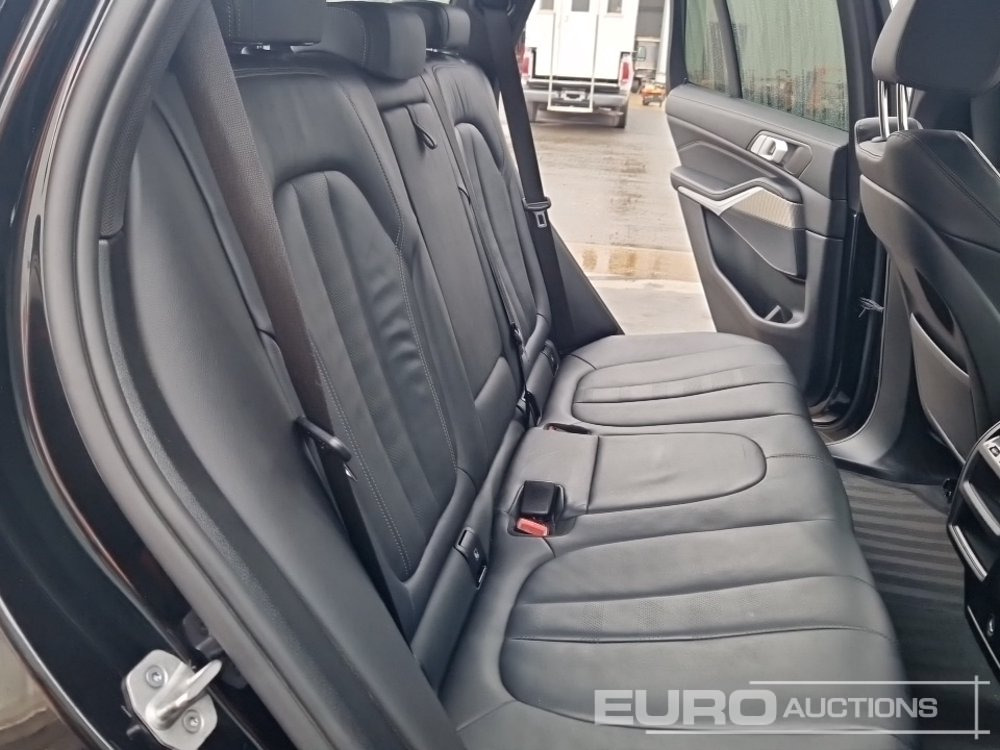 SUV/ Geländewagen 2022 BMW X5 45E M-Sport: das Bild 25